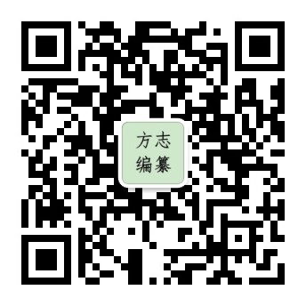 古代书籍装订工艺,手工制作场景,暖色调灯光,传统文化氛围